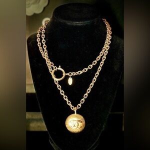 CHANEL Vintage Medallion Pendant Necklace